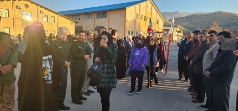 ۲۲۰ دانش آموزدخترجوانرودی به مناطق عملیاتی غرب کشوراعزام شدند اعزام دانش آموزان جوانرودی به مناطق عملیاتی غرب کشور
