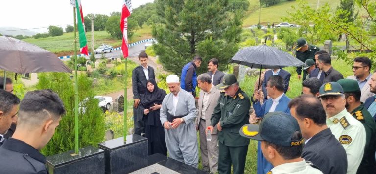 مزار شهدای شهرستان جوانرود غبارروبی شد