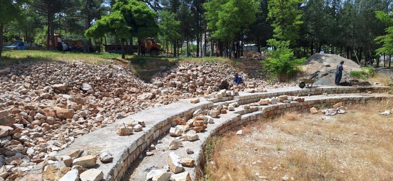 اولین سالن آمفی تئاتر روباز شهر جوانرود شهریور امسال به بهره برداری می رسد