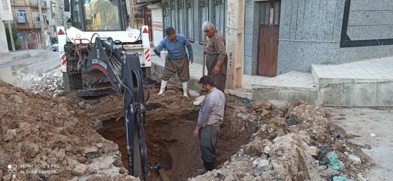 رفع شکستگی لوله اصلی پلی اتیلن سایز ۱۱۰ در فاز دو فرهنگیان