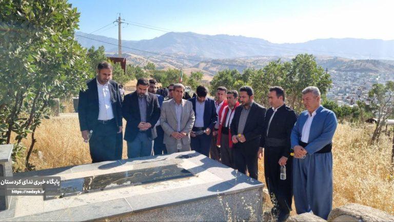 مزار شهدای شهرستان جوانرود غبارروبی شد