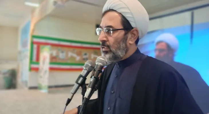 اهتمامی برای معرفی بزرگان وجود ندارد