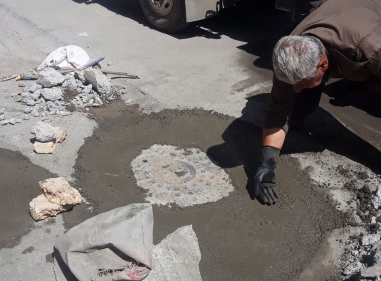 لایروبی و شستوشو بیش از ۲۵۰۰ متر از خطوط لولههای شبکه فاضلاب