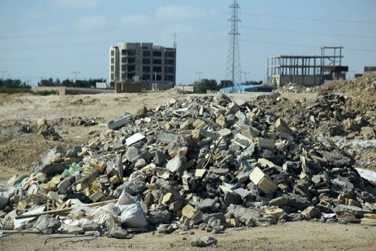 آبهای سطحی و نخالههای ساختمانی باعث زشتی چهره کرمانشاه شده است