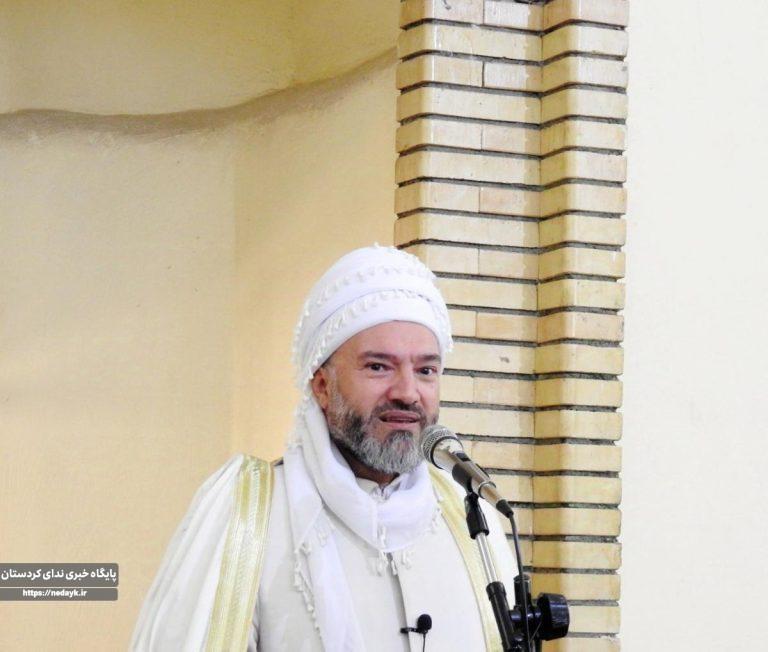 خدمت رسانی به مردم از بالاترین عبادات است.