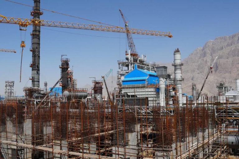 راهاندازی فاز دوم پتروشیمی کرمانشاه منجر به استخدام ۷۰۰ نفر خواهد شد