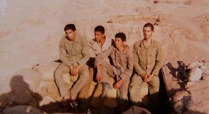 صحنههای سیاسی را خالی نکنید