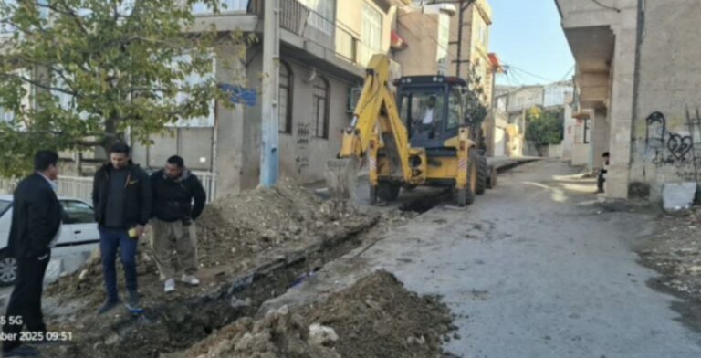 آغاز عملیات اصلاح شبکه فاضلاب فاز یک فرهنگیان جوانرود