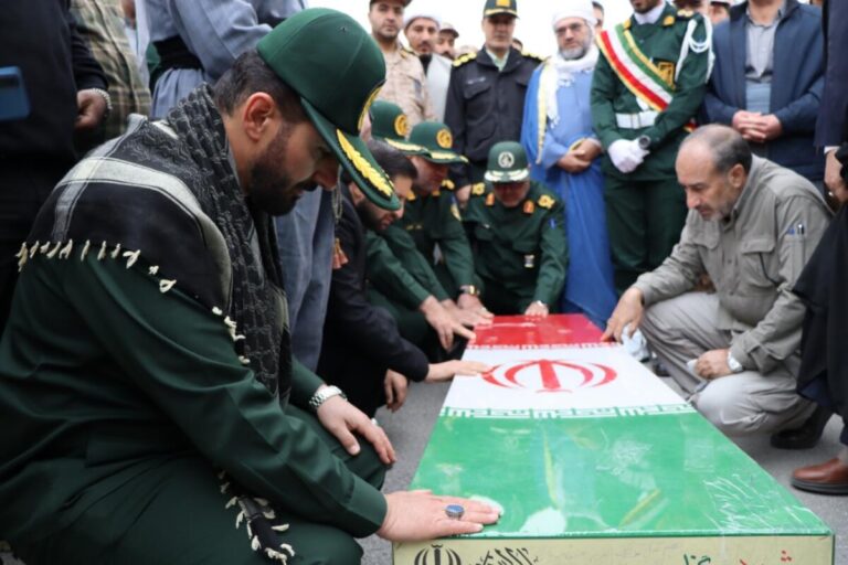 مردم جوانرود در مراسم شهید گمنام حماسه آفریدند