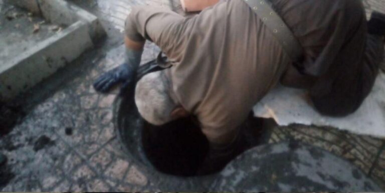 رفع گرفتگی شبکه فاضلاب در چند نقطه شهر جوانرود