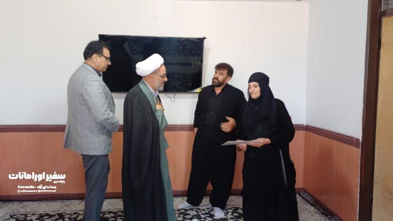 دیدار مدیرکل بنیاد شهید و جمعی از مسئولان با خانواده شهدای جنگ رمضان در جوانرود